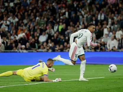 كيليان مبابي أثناء تسجيله هدفاً خلال مباراة ريال مدريد وإشبيلية بالدوري الإسباني - 18 أكتوبر 2026 - Reuters