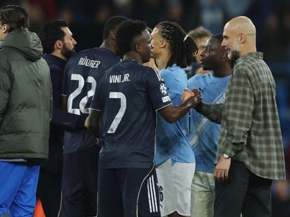 شاهد.. مشادة بين بيب غوارديولا وأنطونيو روديغر تنتهي بـ"قبلة طائرة"