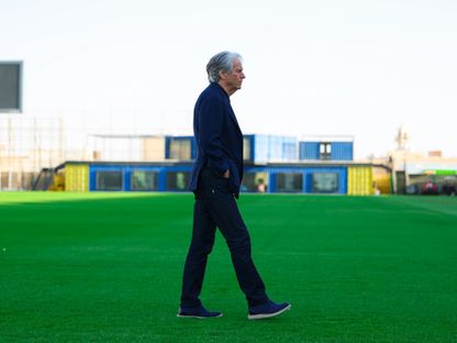 شاهد.. جورجي جيسوس "يبدأ العمل" مع ناديه الجديد النصر