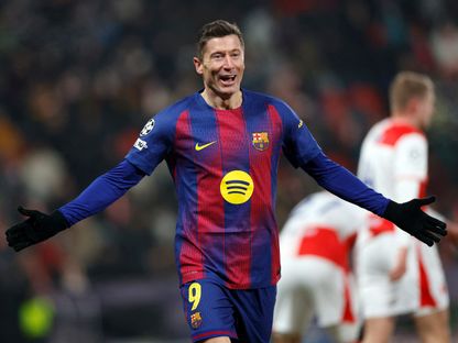 روبرت ليفاندوفسكي بعد تسجيله هدفاً لبرشلونة في مرمى سلافيا براغ بدوري أبطال أوروبا - 21 يناير 2026 - REUTERS