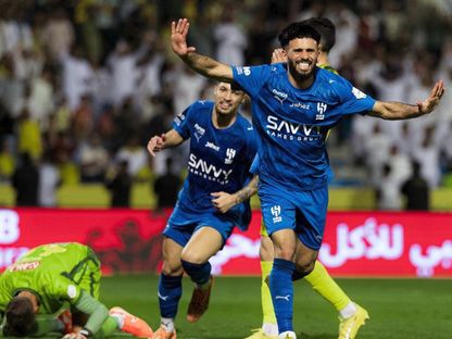 احتفال سلطان مندش لاعب الهلال بتسجيل هدف في مرمى الخليج بالدوري السعودي - 5 مايو 2026 - X/@Alhilal_EN