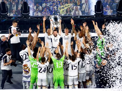 قائد ريال مدريد ناتشو وزملاؤه يحتفلون بالفوز بدوري أبطال أوروبا - 2 يونيو 2024 - ٌReuters