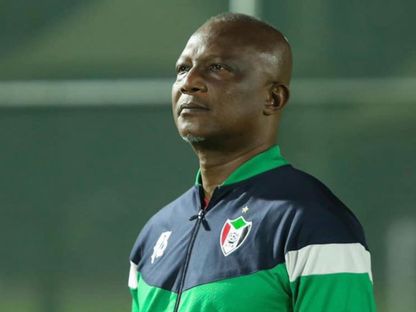 الغاني كويسي أبياه مدرب منتخب السودان في كأس أمم إفريقيا 2025 - @SportyFM_/x