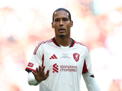 فيرجيل فان دايك مدافع ليفربول خلال مباراة فريقه أمام كريستال بالاس في درع المجتمع - 10 أغسطس 2025 - Action Images via Reuters