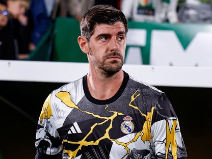 تيبو كورتوا حارس ريال مدريد قبل مواجهة إلتشي في الدوري الإسباني - 23 نوفمبر 2025 - Real Madrid FC