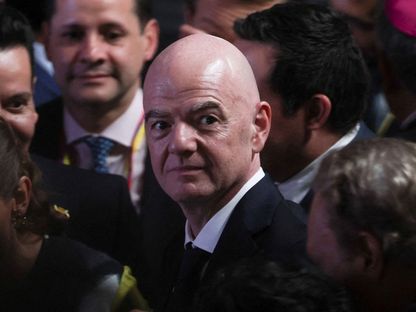 رئيس الاتحاد الدولي لكرة القدم فيفا جياني إنفانتينو أثناء تنصيب رئيس كولومبيا الجديد ألبيلاردو دي لا إسبيريا في كالي - 7 أغسطس 2026 - reuters