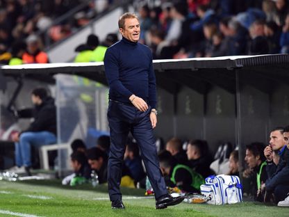 ليوناردو سيمبليتشي مدرب سبيزيا خلال مواجهة لاتسيو بالدوري الإيطالي - 14 أبريل 2025 - Reuters