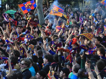 مشجعون لبرشلونة يهتفون بالموت لفينيسيوس قبل نهائي كأس الملك