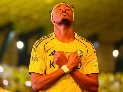 احتفال محمد سيماكان مدافع النصر بتسجيل هدف في مرمى الهلال بالدوري السعودي - 12 مايو 2026 - X/@AlNassrFC