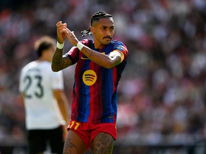 قائد برشلونة رافينيا خلال المواجهة أمام فالنسيا في الدوري الإسباني - 6 سبتمبر 2026 - Reuters