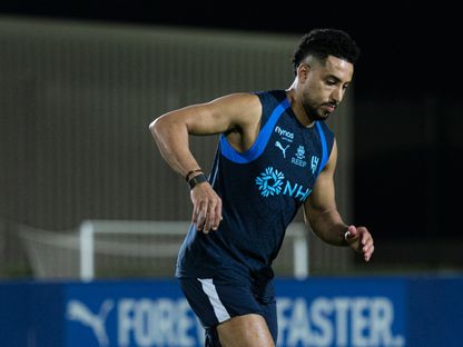 الهلال بالقوة الضاربة أمام الحزم وسالم الدوسري على مقاعد البدلاء