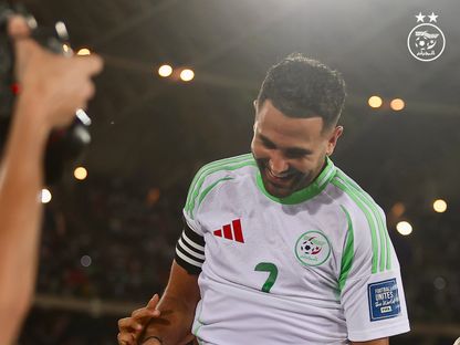 رياض محرز يحتفل بتأهل الجزائر لكأس العالم 2026 - 9 أكتوبر 2025 - X/@LesVerts