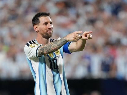 ليونيل ميسي قائد منتخب الأرجنتين يحتفل بعد تسجيل الهدف الثالث بمواجهة الجزائر في كأس العالم - 17 يونيو 2026 - Reuters