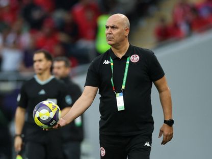 سامي الطرابلسي مدرب تونس في مباراة سوريا بكأس العرب - 1 ديسمبر 2025 - Reuters