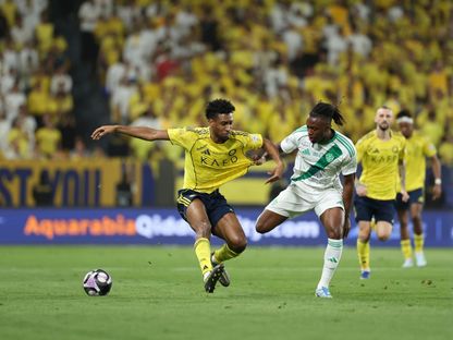 صراع كبير بين كينغسلي كومان وفالنتين أتانغانا في كلاسيكو الأهلي والنصر في الدوري السعودي - 29 أبريل 2026 - X/@aawsat_spt