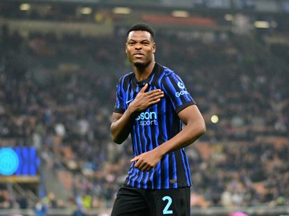 دينزل دومفريس من مباراة إنتر ميلان وكريمونيزي بالدوري الإيطالي - 4 أكتوبر 2025 - Reuters