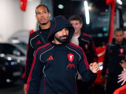 محمد صلاح مهاجم ليفربول يصل إلى ملعب أنفيلد قبل مباراة مانشستر يونايتد في الدوري الإنجليزي - 19 أكتوبر 2025 - X/@LFC