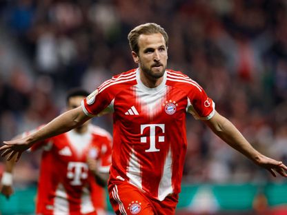 هاري كين مهاجم بايرن ميونيخ يحتفل بهدفه في مرمى باير ليفركوزن في كأس ألمانيا - 22 أبريل 2026 - Reuters