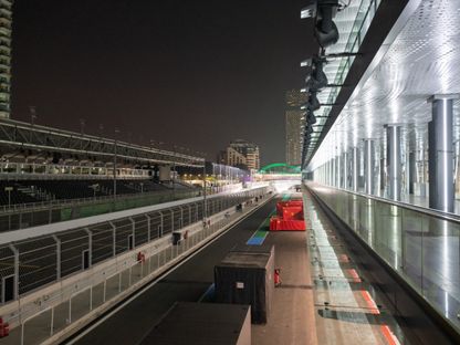 حلبة كورنيش جدة تستقبل معدات فرق فورمولا 1 - 16 أبريل 2025 - الشرق