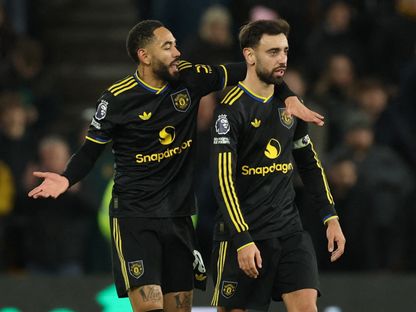 ماتيوس كونيا وبرونو فيرنانديز من مباراة وولفرهامبتون ومانشستر يونايتد بالدوري الإنجليزي - 8 ديسمبر 2025 - Reuters