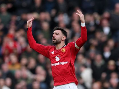 لاعب مانشستر يونايتد برونو فيرنانديز يحتفل بالتسجيل ضد كريستال بالاس في الدوري الإنجليزي الممتاز - 1 مارس 2026 - Reuters