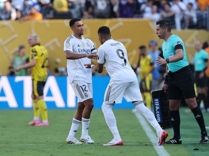 كيليان مبابي يشارك بدلاً من ترينت ألكسندر أرنولد خلال لقاء ريال مدريد وبوروسيا دورتموند في ربع نهائي كأس العالم للأندية - 6 يوليو 2025 - Reuters