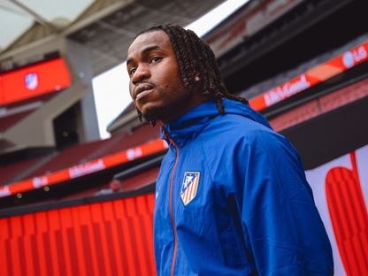 لخلافة غريزمان.. أتلتيكو مدريد يعلن ضم أديمولا لوكمان رسمياً