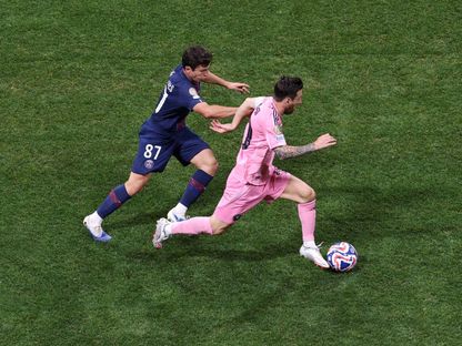 ليونيل ميسي لاعب إنتر ميامي وجواو نيفيز لاعب باريس سان جيرمان من مباراة الفريقين بكأس العالم للأندية - 29 يونيو 2025 - Reuters