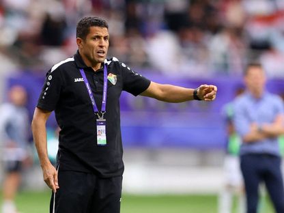 المغربي الحسين عموتة مدرب منتخب الأردن في مواجهة العراق - 29 يناير 2024 - reuters