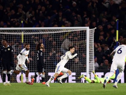 الياباني أو تاناكا يحتفل بهدفه في مباراة ليدز يونايتد وتشيلسي بالدوري الإنجليزي الممتاز - 3 ديسمبر 2025 - Reuters