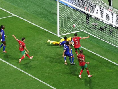 أشرف حكيمي قائد المغرب في طريقه للتسجيل في مرمى هايتي في كأس العالم - 24 يونيو 2026 - Reuters