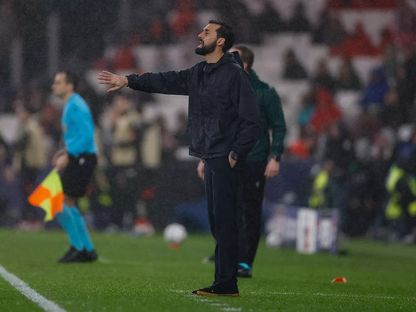 مدرب ريال مدريد ألفارو أربيلوا خلال مواجهة بنفيكا في دوري أبطال أوروبا - 28 يناير 2026 - realmadrid.com