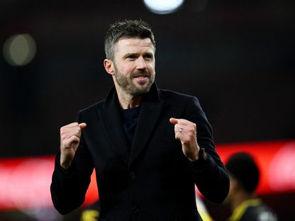 مايكل كاريك مدرب مانشستر يونايتد يحتفل بعد الفوز على أرسنال في الدوري الإنجليزي الممتاز - 25 يناير 2026 - Reuters