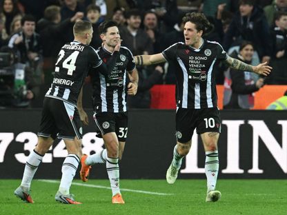 شاهد.. هدف رائع لأودينيزي يحرم نابولي من صدارة الدوري الإيطالي