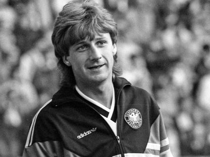 وفاة الألماني فرانك ميل بطل كأس العالم 1990