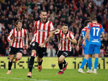 أليكس بيرينغر يحتفل بهدفه في مباراة أتلتيك بلباو وأتلتيكو مدريد بالدوري الإسباني - 6 ديسمبر 2025 - Reuters