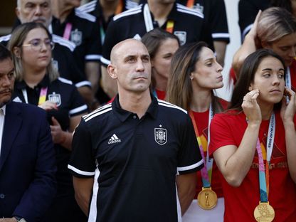 لويس روبياليس رئيس الاتحاد الإسباني لكرة القدم خلال حفل تكريم منتخب السيدات الفائز بكأس العالم - 22 أغسطس 2023 - REUTERS