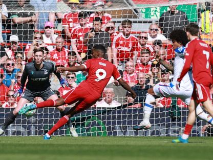 ألكسندر إيزاك مهاجم ليفربول يسجل أمام كريستال بالاس - 25 أبريل 2026 - Reuters