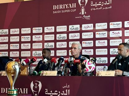 مدرب النصر لويس كاسترو خلال مؤتمر صحافي عشية نهائي كأس الدرعية للسوبر السعودي أمام الهلال - 16 أغسطس 2024 - X/@aawsat_spt