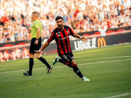 محمد الأمين عمورة يحتفل بهدفه في مباراة نيس وليل بالدوري الفرنسي - 20 سبتمبر 2026 - Reuters