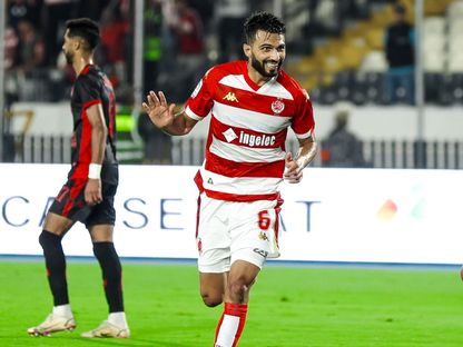 وليد الصبار لاعب الوداد يحتفل بتسجيل هدف في مرمى الكوكب المراكشي في الدوري المغربي - 12 سبتمبر 2025 - X/@WAC