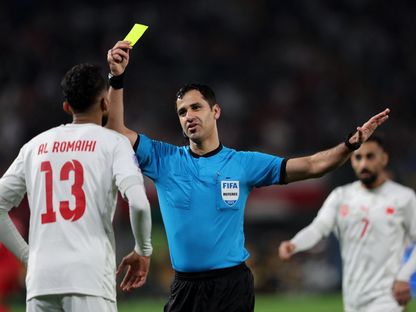 الحكم القطري عبد الرحمن الجاسم خلال إدارته نهائي كأس الخليج بين عمان والبحرين - 4 يناير 2025 - Reuters