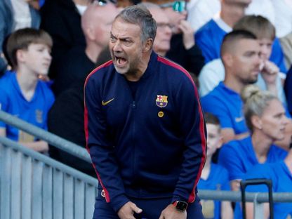 مدرب برشلونة هانزي فليك خلال مواجهة بيرمينغهام الودية - 31 يوليو 2026 - Reuters
