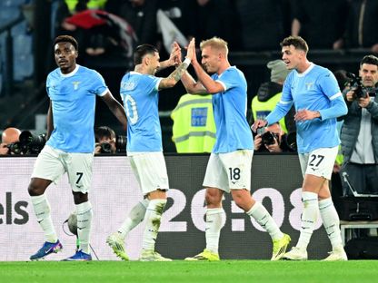 غوستاف إيساكسن يحتفل بهدفه خلال مباراة لاتسيو وميلان بالدوري الإيطالي - 15 مارس 2026 - Reuters