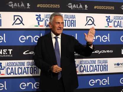 رئيس الاتحاد الإيطالي لكرة القدم غابرييلي غرافينا خلال حفل توزيع جوائز رابطة لاعبي كرة القدم الإيطاليين - 1 ديسمبر 2025 - Reuters