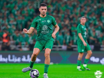 الأهلي يمدد عقد المدافع ميريح ديميرال حتى 2029