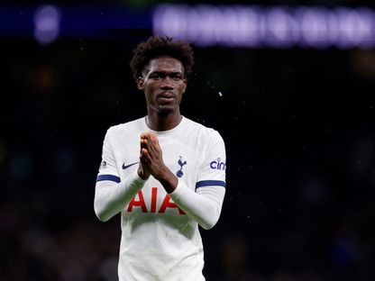 إيف بيسوما لاعب وسط توتنهام هوتسبير في مواجهة وست بروميتش ألبيون - 10 فبراير 2024 - Reuters