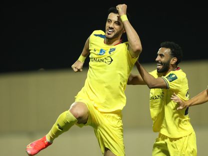 عمر السومة نجم الحزم يحتفل بتسجيل هدف في مرمى نيوم بكأس خادم الحرمين الشريفين - 23 سبتمبر 2025 - X/@KingCupSA