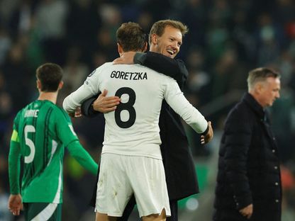 مدرب ألمانيا يوليان ناغلسمان وليون غوريتسكا بعد الفوز على إيرلندا الشمالية في تصفيات كأس العالم 2026 - 13 أكتوبر 2025 - REUTERS