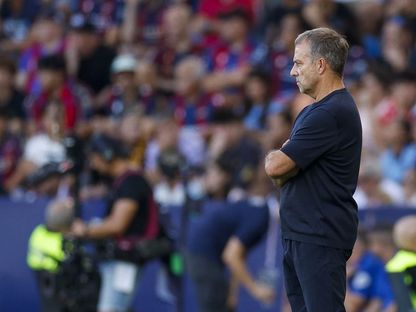 مدرب برشلونة هانزي فليك خلال مباراة ضد ليفانتي - 13 سبتمبر 2026 - laliga.com